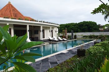 Villa Amari Матарам Экстерьер фото